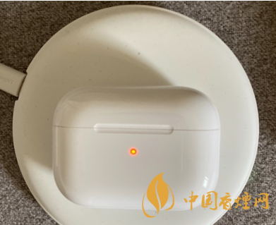 airpods pro無(wú)線(xiàn)充電燈一會(huì)就不亮了-無(wú)線(xiàn)充電斷電原因