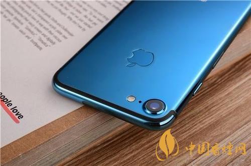 iphone12藍(lán)色好看嗎？ iphone12藍(lán)色和白色哪個(gè)好看？