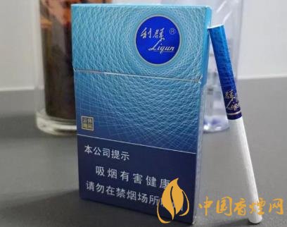 利群休閑系第一款細支高價煙僅僅是官方報價就達到了100元一包！
